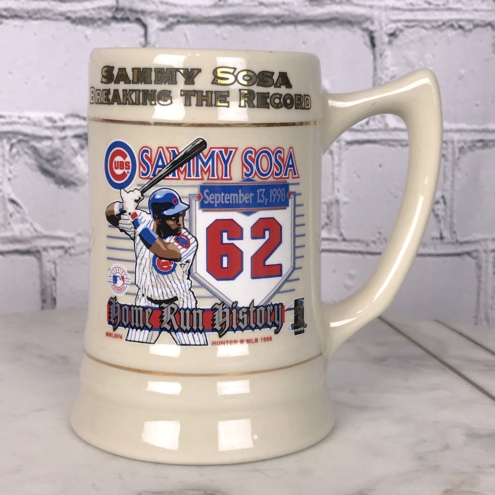 MLB Sammy Sosa Breaking The Record Vintage 90’s Chicago Cubs Baseball Coffee Mug